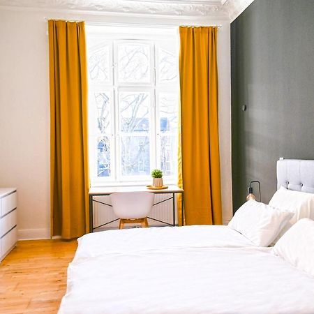 120Qm Denkmal Apartment In Krefeld Mit Stuck Und Balkon - Beuys Apartments - Krefeld Buitenkant foto