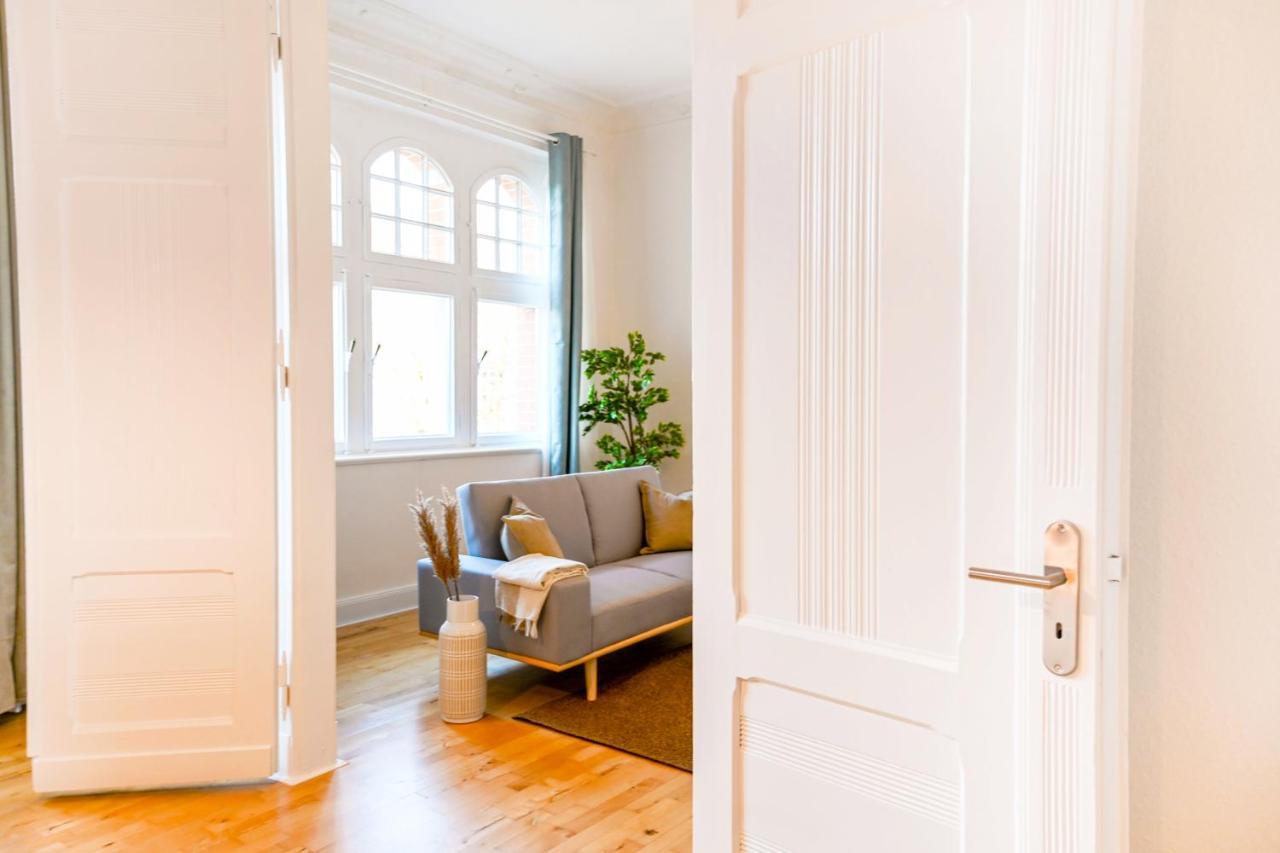 120Qm Denkmal Apartment In Krefeld Mit Stuck Und Balkon - Beuys Apartments - Krefeld Buitenkant foto